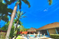 Heated Pool and Private Tiki Bar in Idyllic Setting - Gorgeous Retreat