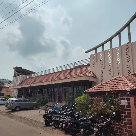 The Golden Crown Hotel & Spa, Colva