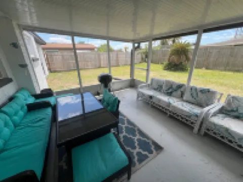 Family-Friendly 3 Bedroom 2 Bathroom home near Tarpon Springs Hotels in Holiday