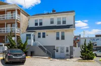 Oceanfront Escape Just Steps to Beach & Boardwalk with 4 Beach Badges 2 Car Park