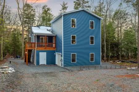 Private Dock and Game Area for Ultimate Fun - Gorgeous Waterfront Haven