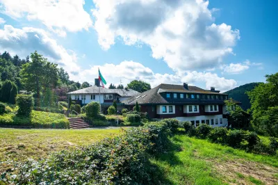 Panorama Hotel Winterberg Hotels in Hildfeld