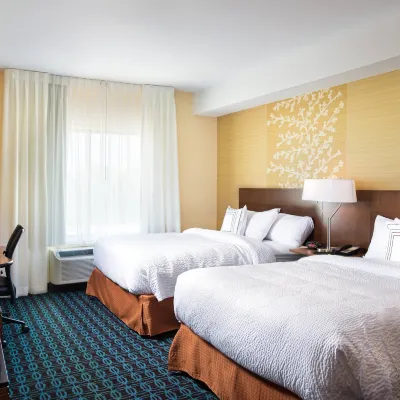 Fairfield Inn & Suites Rochester Mayo Clinic Area/Saint Marys Hotels near Shades of Green