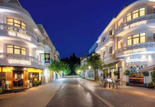 12번째 시티 호텔의 세련된 로비