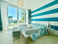 Golden Hour Retreat - Lagoon View Villa with Pool