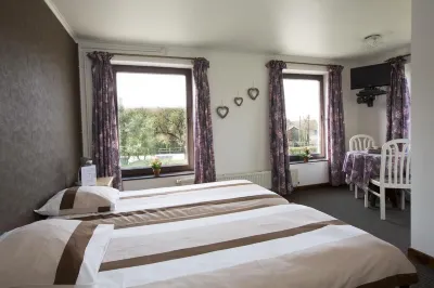 Hotel Oude Abdij Hotels near Dozinghem Military Cemetery