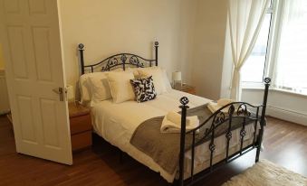 South Shield's Hidden Gem Garnet 3 Bedroom Apartme