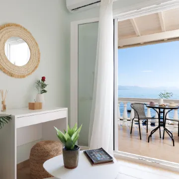 Marina Beachfront Apartment by Konnect, Ipsos