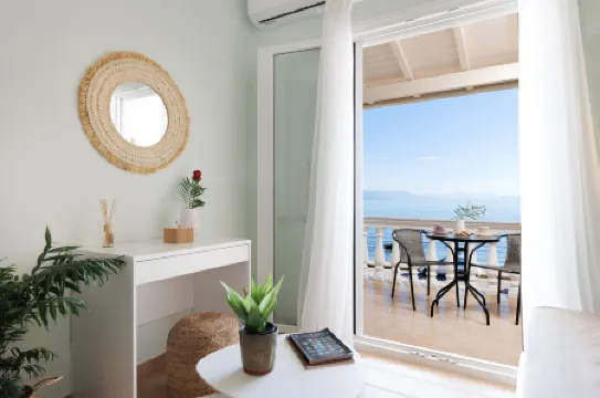 Marina Beachfront Apartment by Konnect, Ipsos