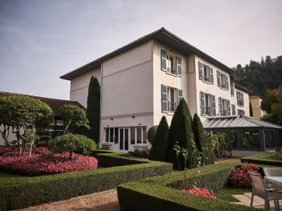 La Pyramide - Maison Henriroux Hotels in Pont-eveque