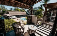Toparadis Guest House - Pools