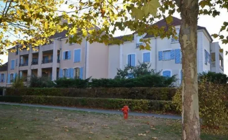 Avenue de Général de Gaulle Guesthouse Отели в г. Феррьер-ан-Бри