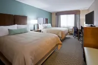 GrandStay Delano Hotels near Lake Pulaski