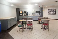 Super 8 by Wyndham Grove City - breakfast