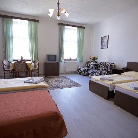 Hotel Olga Отели рядом с достопримечательностью «Прага 07»