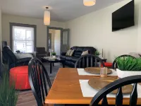 The Blackjack Duplex - Private Yard & Parking, Near Falls & Casino by Niagara Hospitality