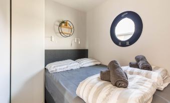 Houseboat in Volendam Marina