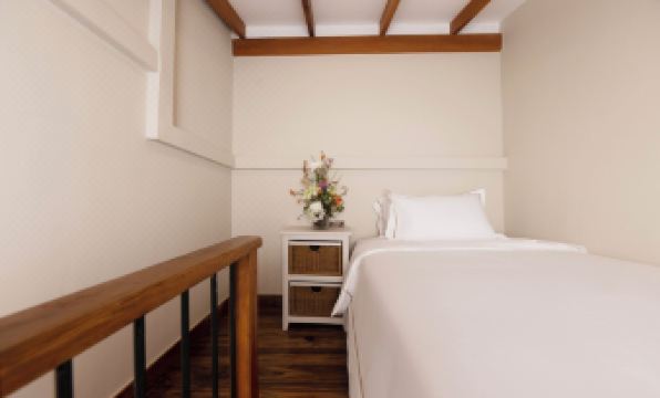 Ara by Colombo Villas