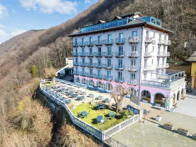 Hotel Funicolare Hotels in Brusimpiano