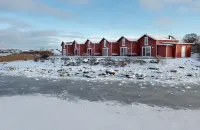 Hönö Sjöbodar Hotels near Brännö trädet