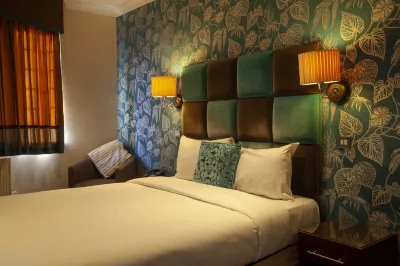 Hopping Hare Hotels in Harpole