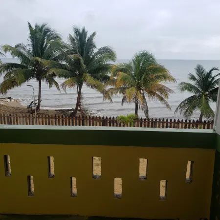 Pal's on the Beach - Dangriga, Belize