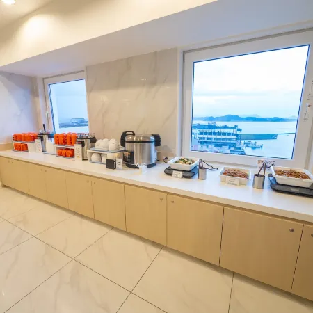 Toyoko Inn Kokura-Eki Kita-Guchi Отели рядом с достопримечательностью «Железнодорожная станция Модзико»