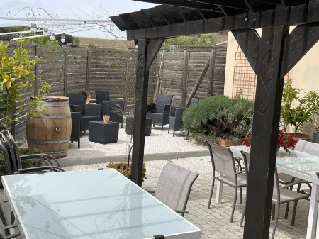 L'Oustaloise Отели в г. Фожер