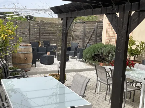 L'Oustaloise Hotels in Faugeres