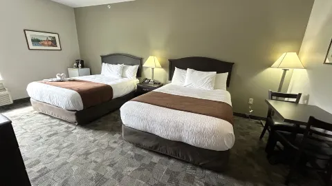 Midland Inn & Suites in Simcoe County