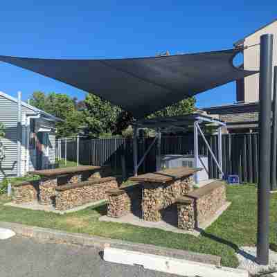 Canberra Ave Villas Hotel Exterior