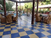 Rezeiky Hotel & Camp - sarapan