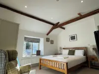 The Baiting House Hotels in Worcester