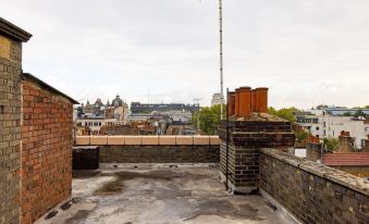 The West End Penthouse - 4Bdr with Views