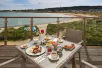 Braye Beach Hotel - breakfast