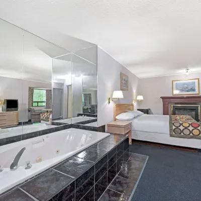 Super 8 by Wyndham Niagara Falls North Hotels near Whirlpool Aero Car