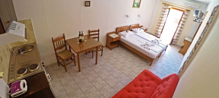 Tarsanas Beach Hotels in Vathi