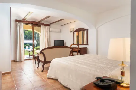 Monnaber NOU Finca Hotel & Spa Отели в г. Кампанет