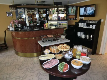 Dorell Отели рядом с достопримечательностью «Passenger Terminal D»