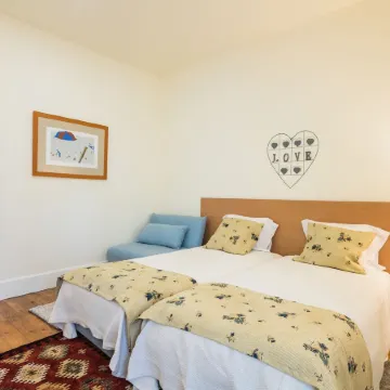 Apartamento A Francos Artist Painting 1