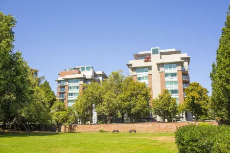 The Parkside Hotel & Spa Отели рядом с достопримечательностью «Зоопарк Виктория Баг»