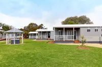 Torquay Foreshore Caravan Park - parking