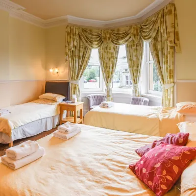 Brae Guest House Hotels near Newcraighall