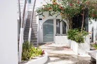 La Mona Loiza Apartments Complex by Stay with Bear Hotels near Reparto Metropolitano Shopping Center