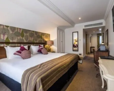The Foley Hotels in Claygate