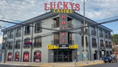 Lucky's Hotel y Casino Hoteles cerca de Centro de Eventos las Cuadras
