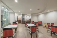 Comfort Suites Perrysburg - Toledo South Hotels in Perrysburg