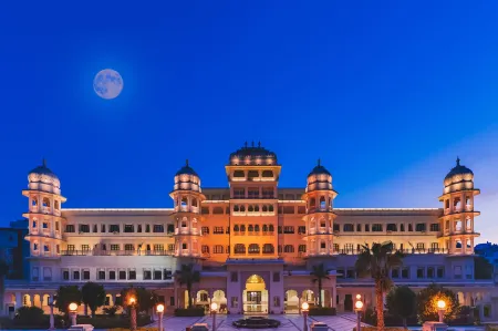 Shree Vallabh Vilas Lords Plaza Nathdwara - Pure Veg Отели рядом с достопримечательностью «View Point at Temple Wall»