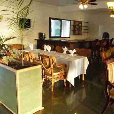 Sunny Golf Hotel Dining/Meeting Rooms