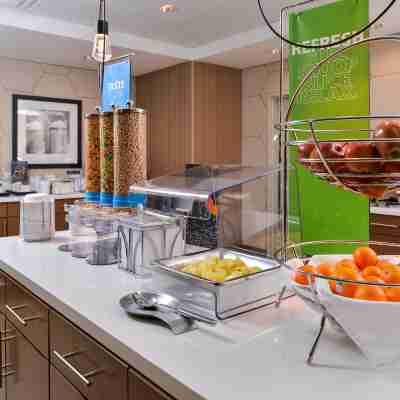 Hampton Inn & Suites St. Paul/Oakdale Dining/Meeting Rooms